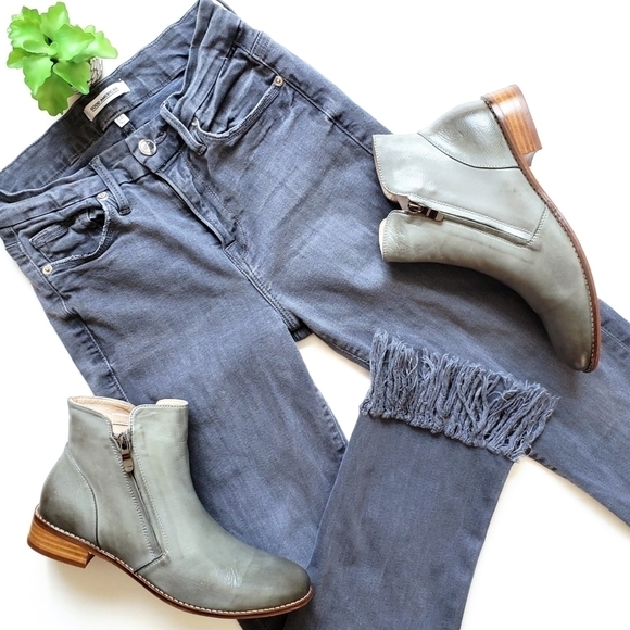 Good American Straight Leg Crop Fringe Hem Grey Gray Jeans Size 26 - Picture 1 of 12
